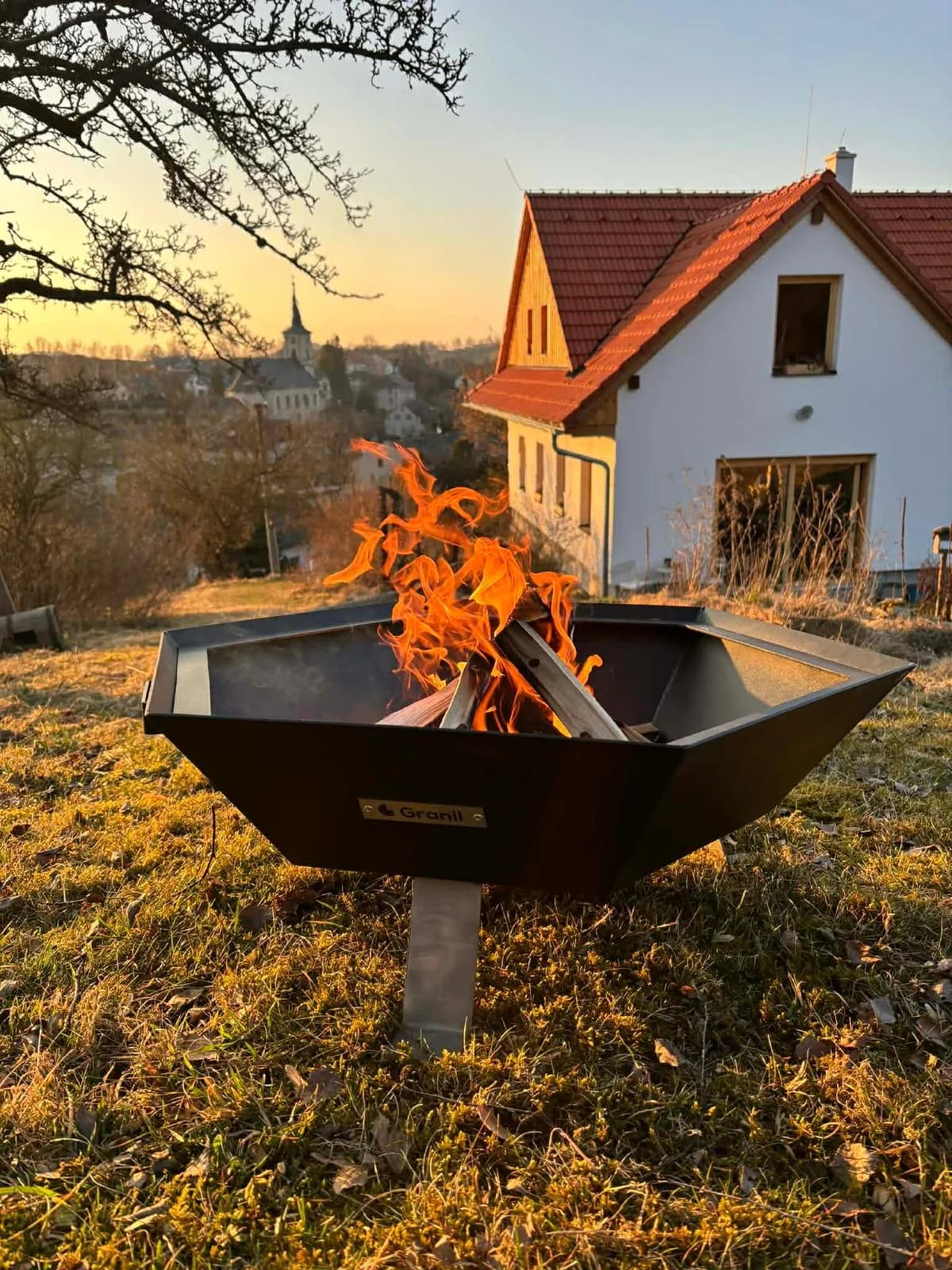 Ohniště při západu slunce